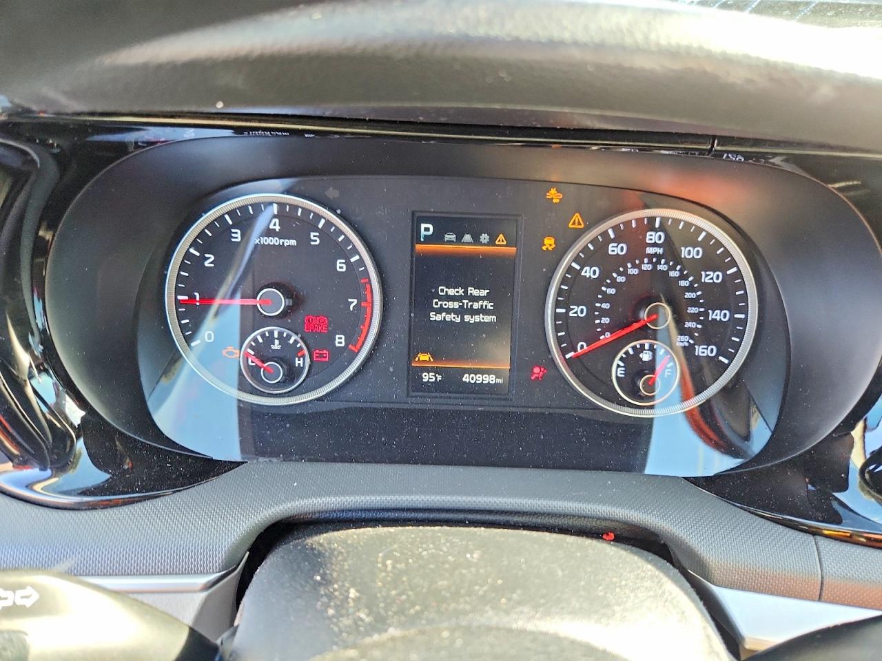 KIA K5 2022 — 10