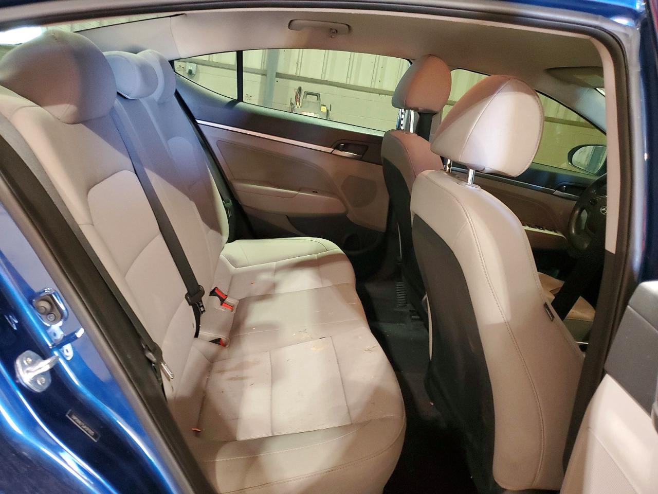 HYUNDAI ELANTRA 2018 — 11
