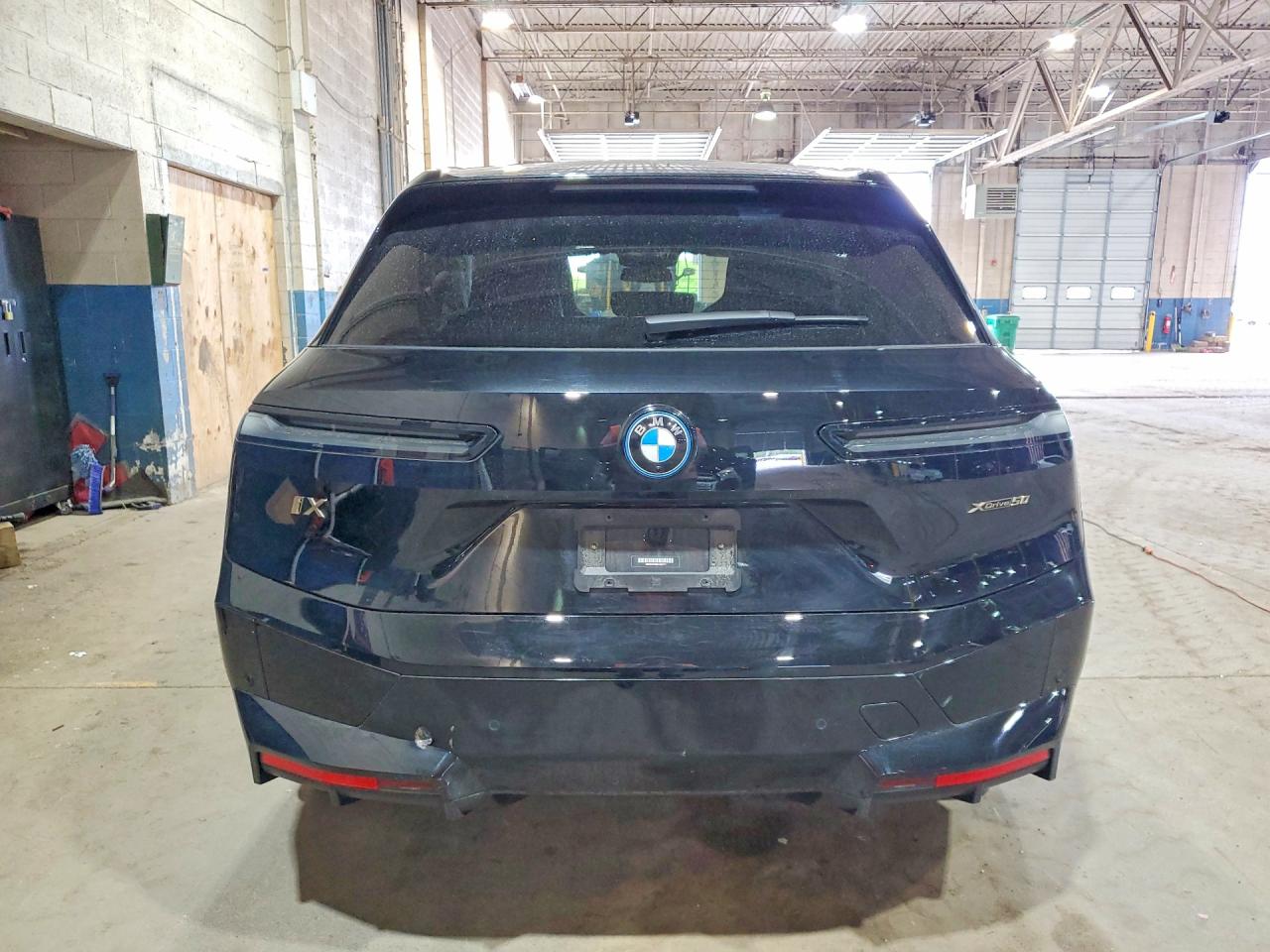 BMW IX 2024 — 7