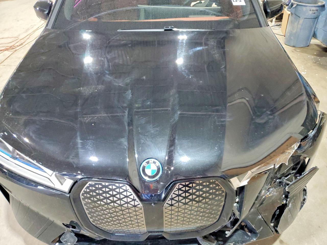 BMW IX 2024 — 13