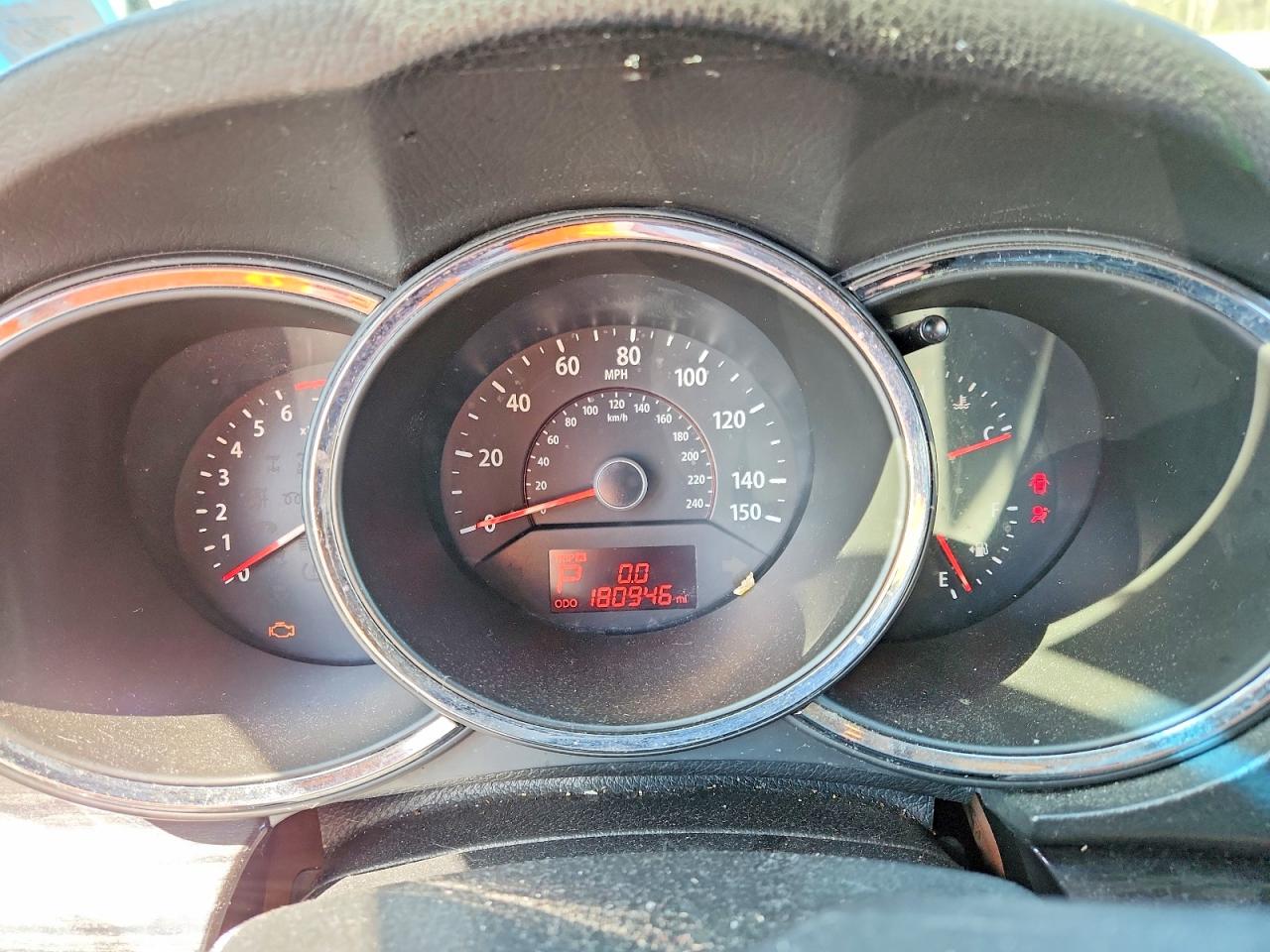 KIA SORENTO 2011 — 10