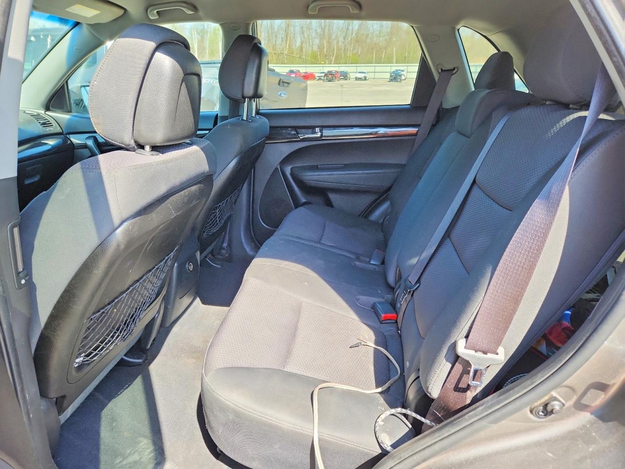 KIA SORENTO 2011 — 12