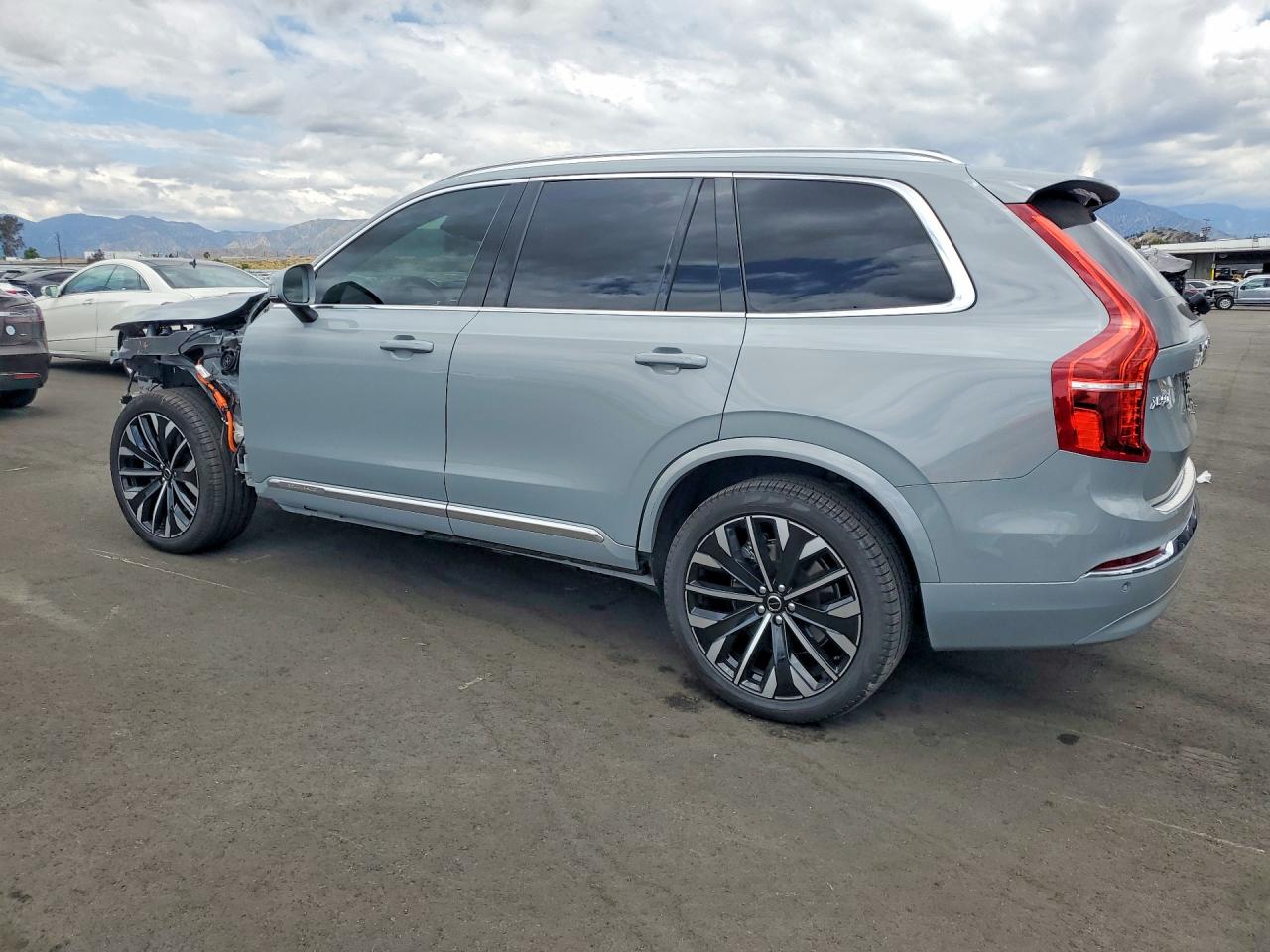 VOLVO XC90 2024 — 3