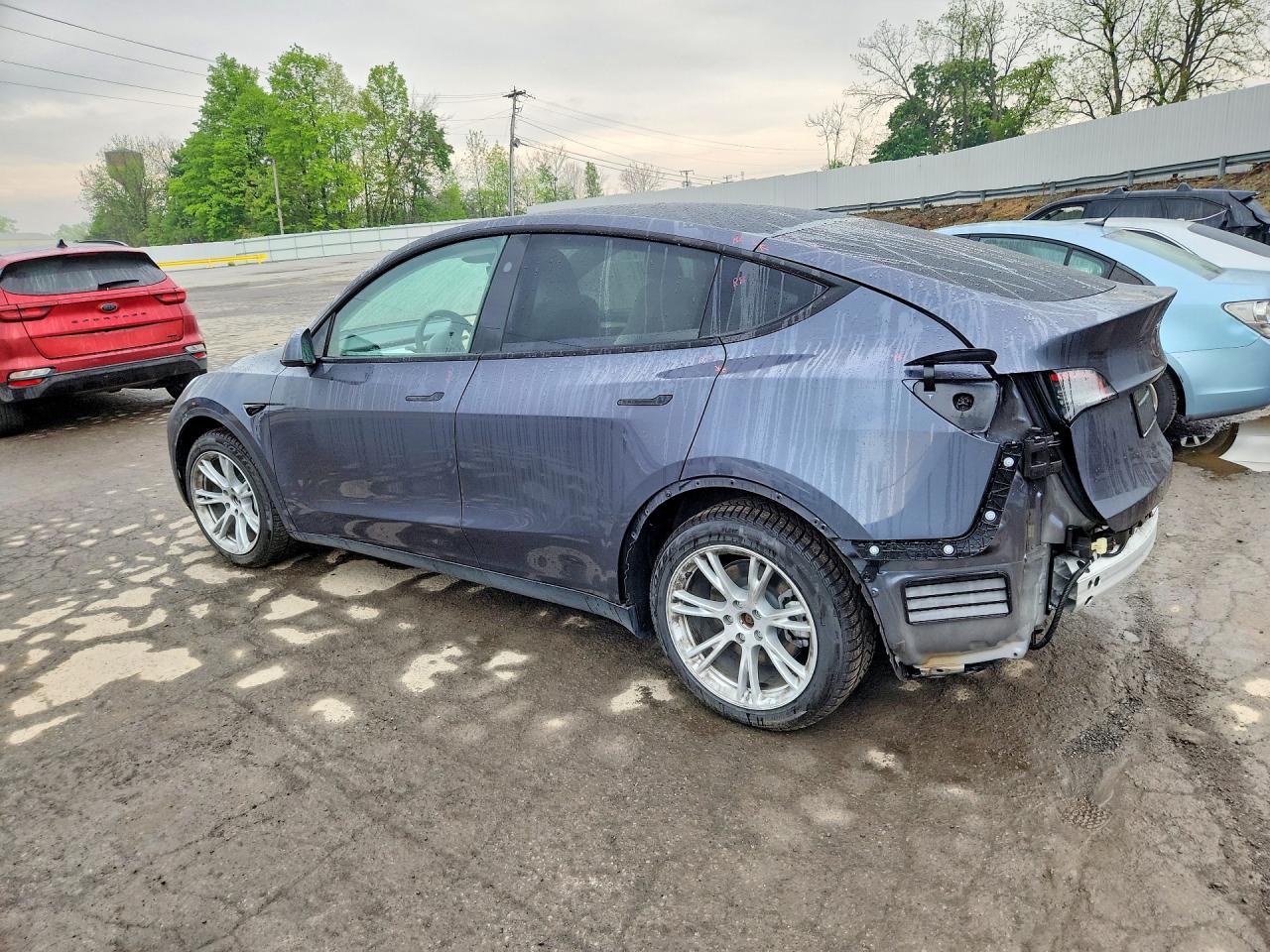 TESLA MODEL Y 2023 — 3