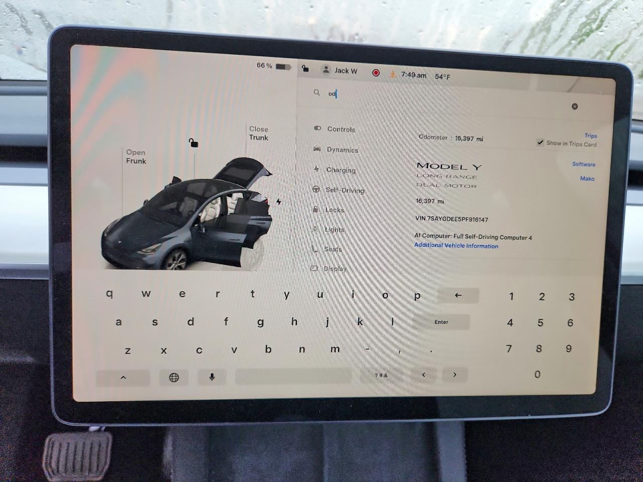 TESLA MODEL Y 2023 — 10