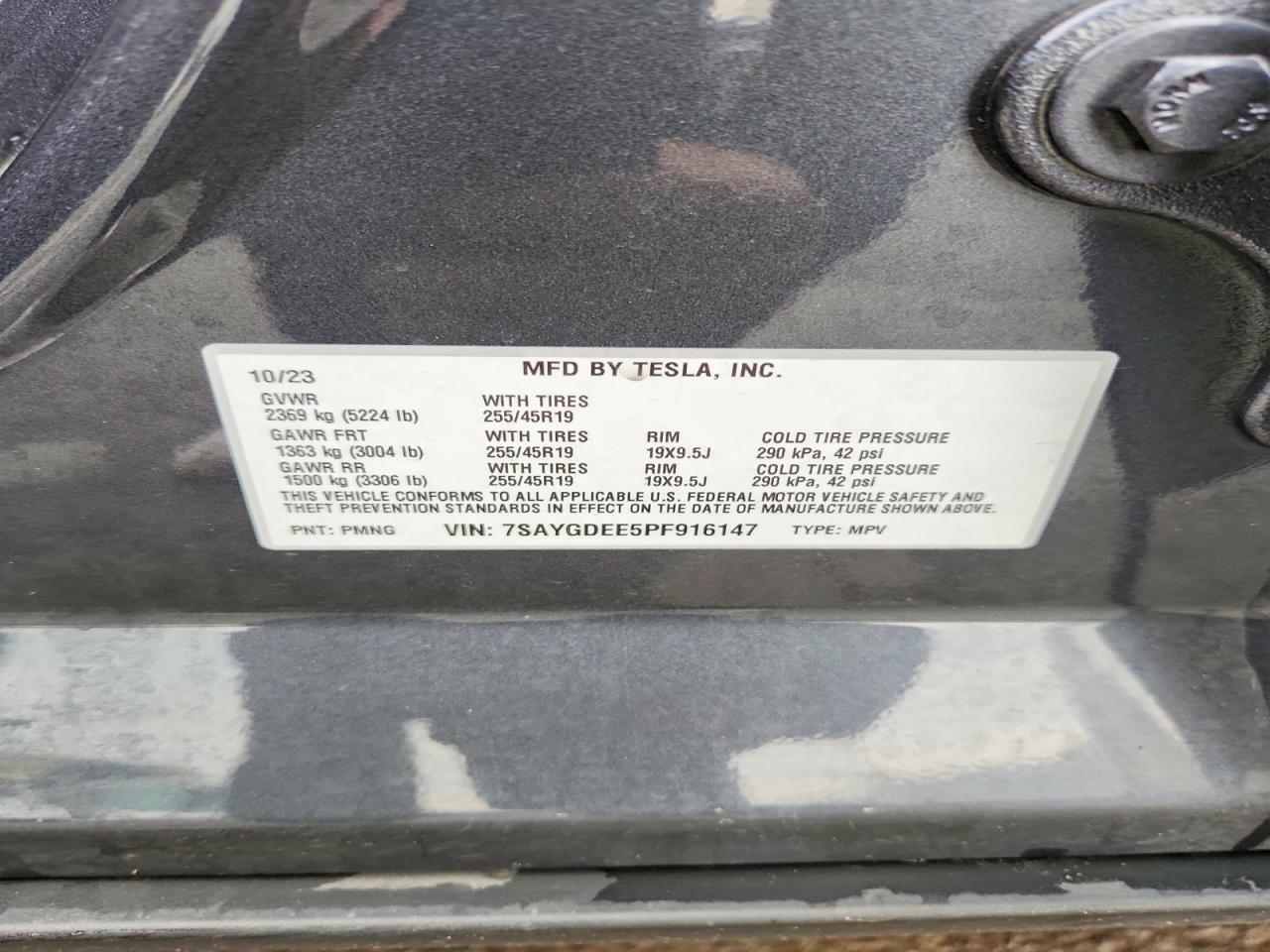 TESLA MODEL Y 2023 — 14