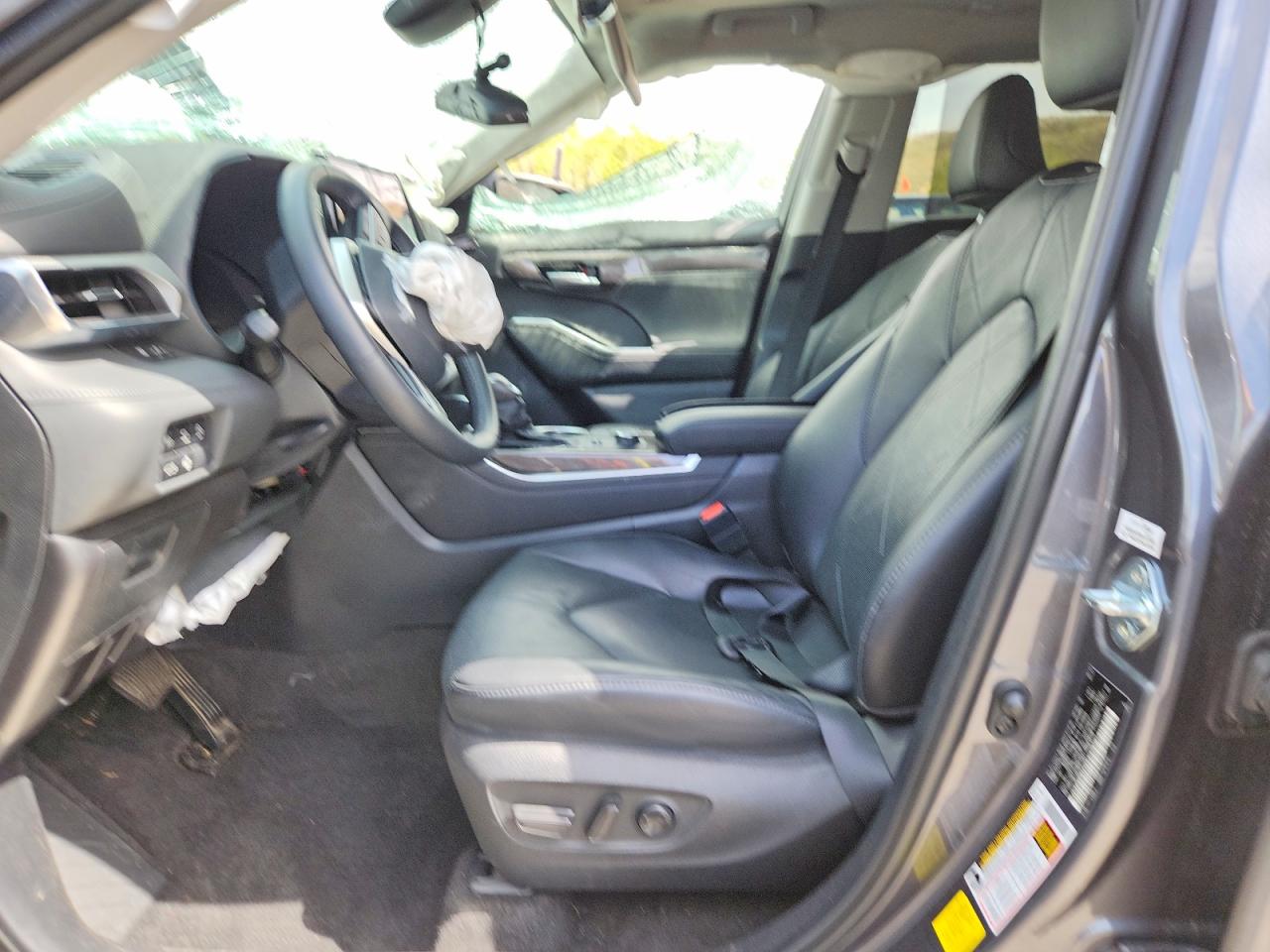 TOYOTA HIGHLANDER 2023 — 8