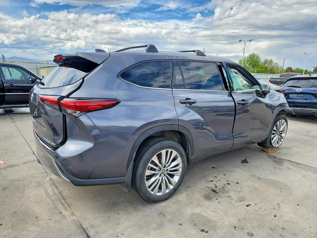 TOYOTA HIGHLANDER 2023 — 4
