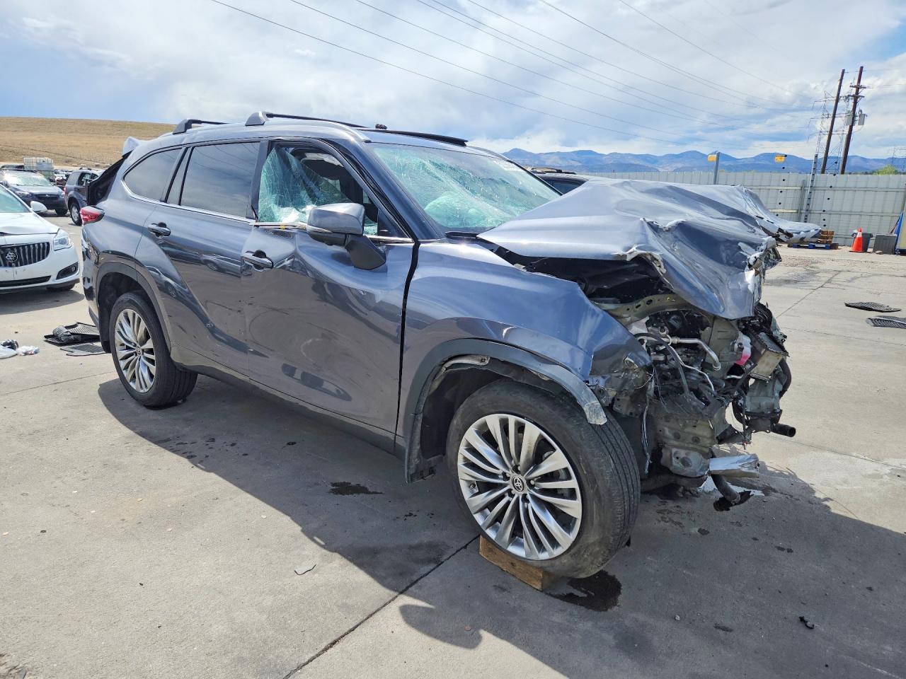 TOYOTA HIGHLANDER 2023 — 5