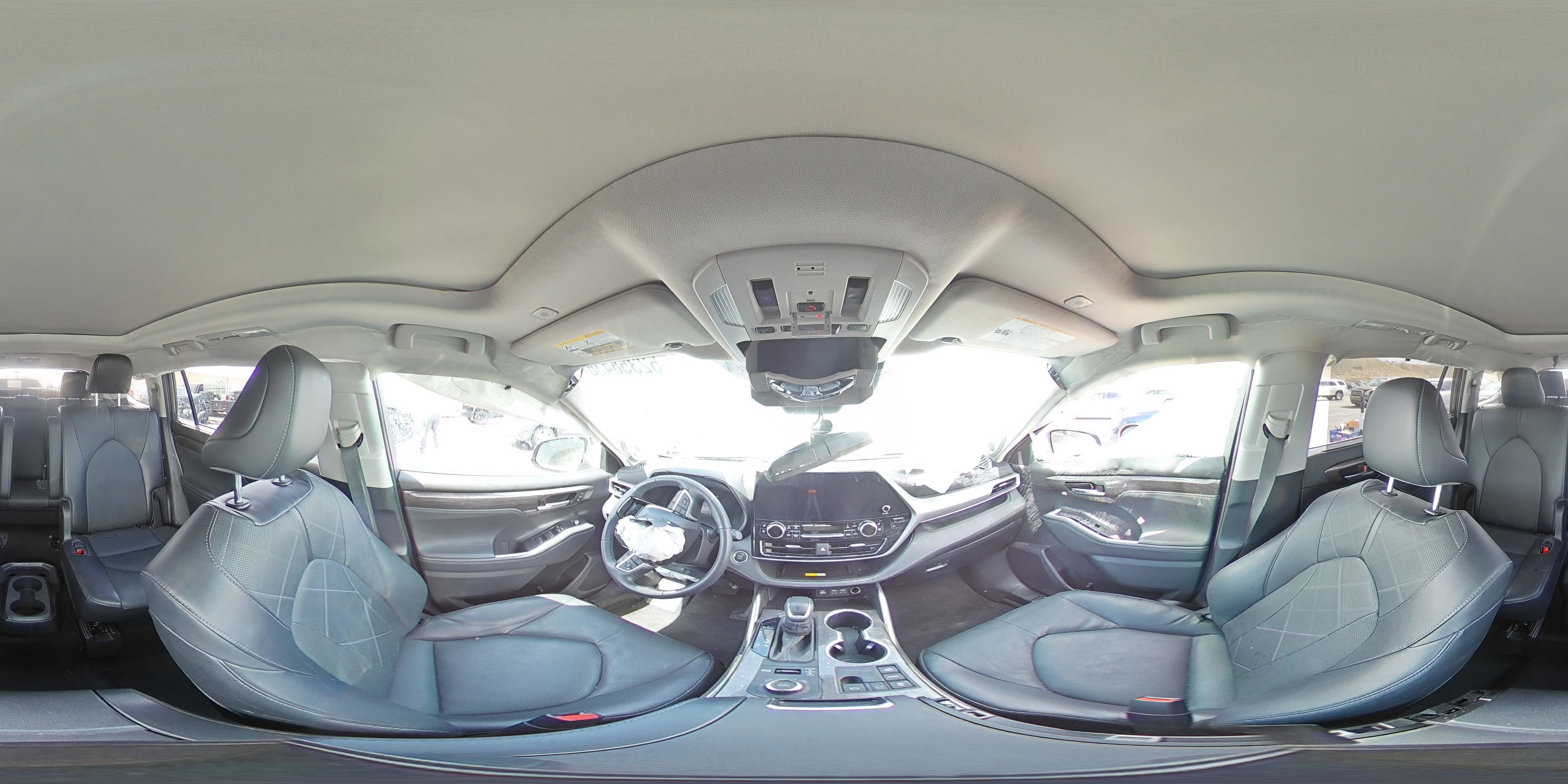 TOYOTA HIGHLANDER 2023 — 16