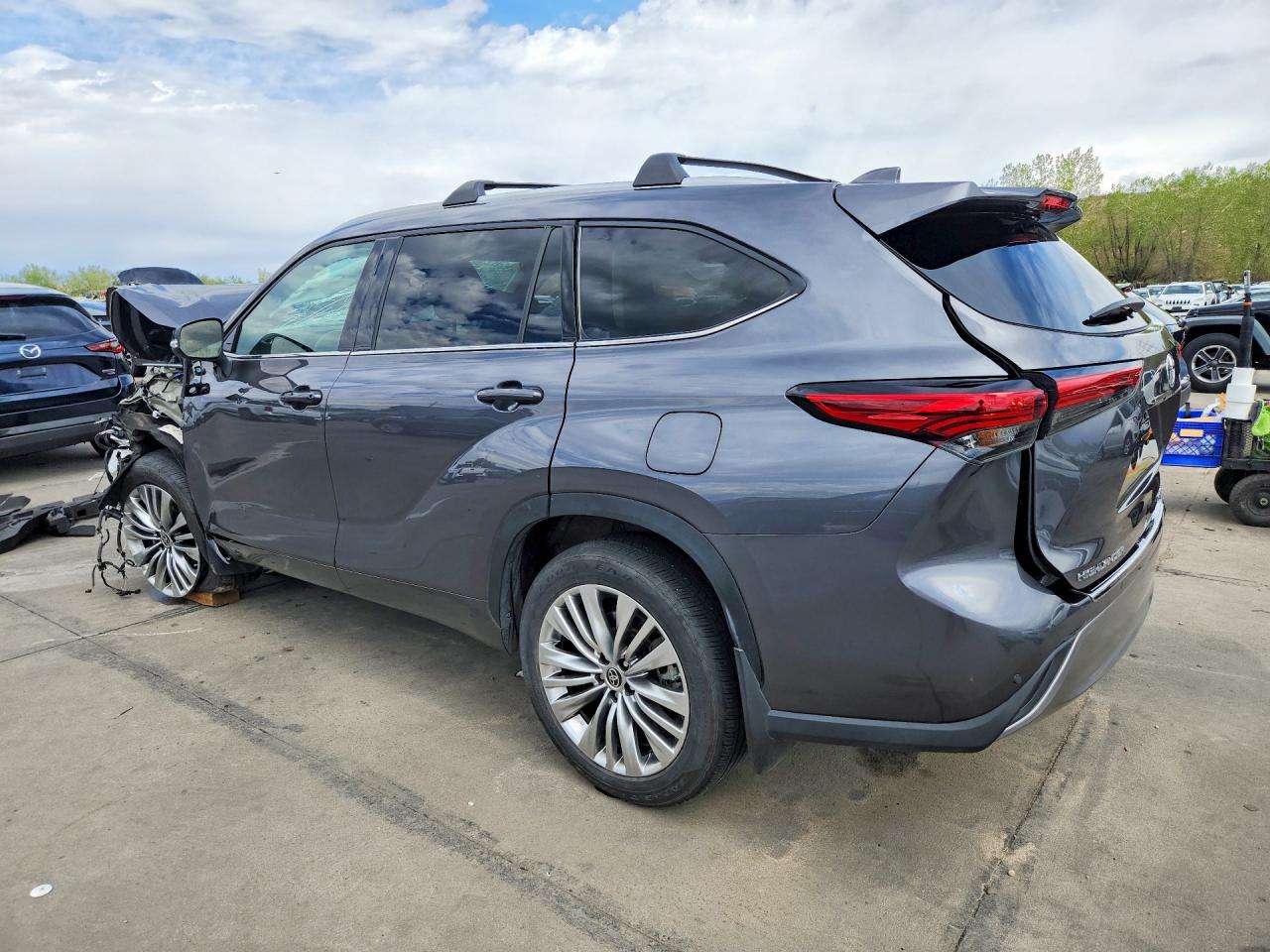 TOYOTA HIGHLANDER 2023 — 3