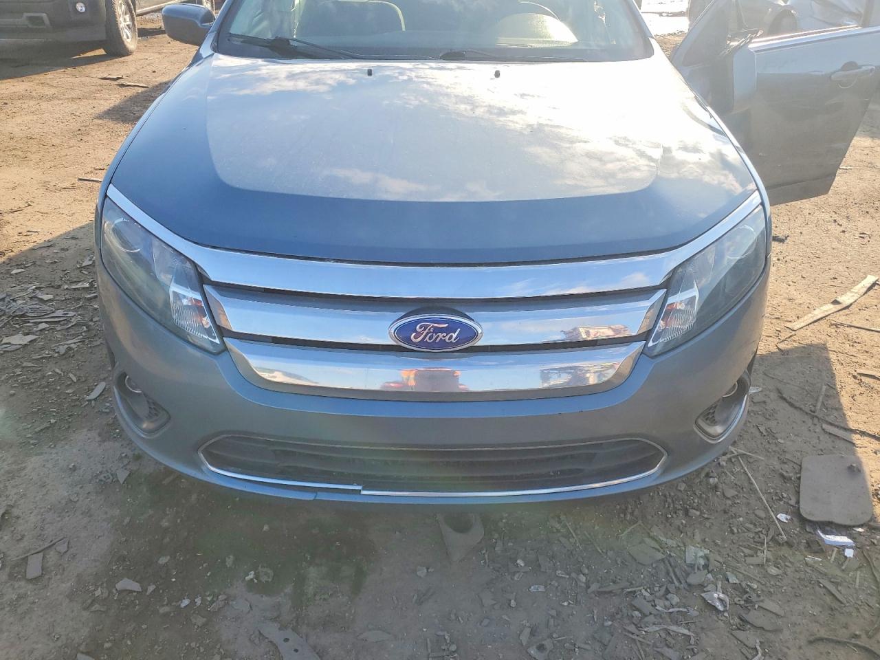 FORD FUSION 2011 — 12