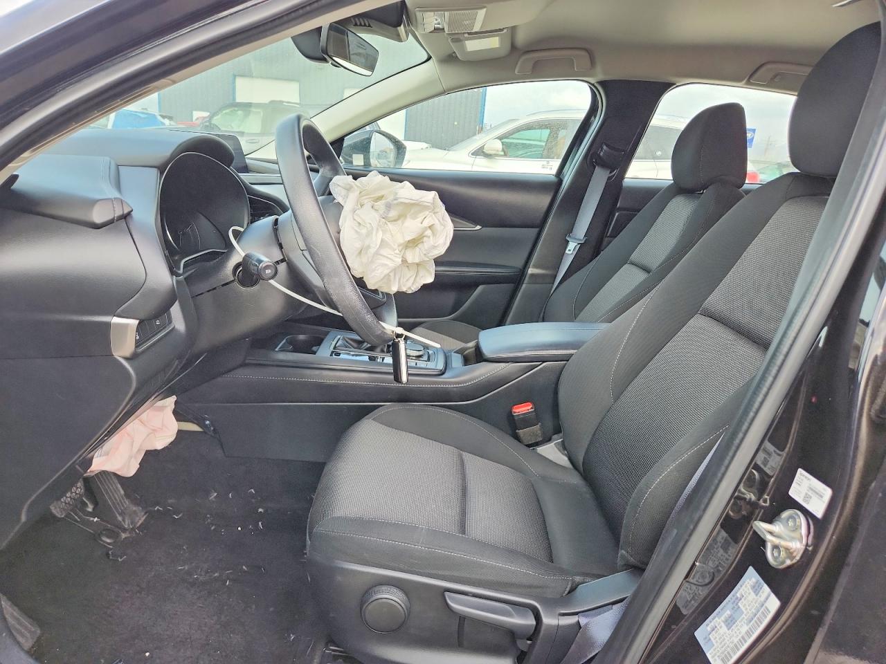 MAZDA CX-30 2023 — 8