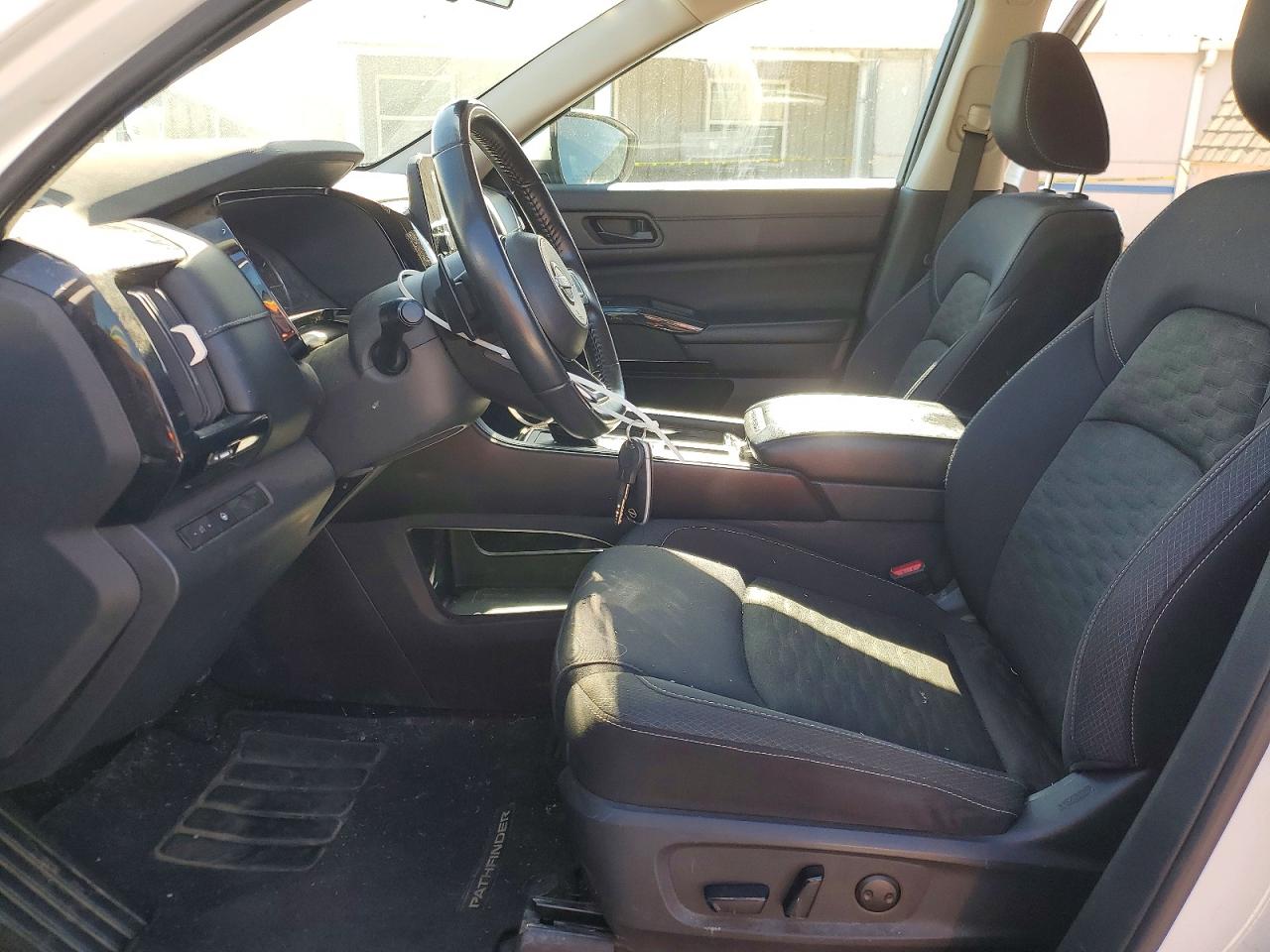 NISSAN PATHFINDER 2023 — 8