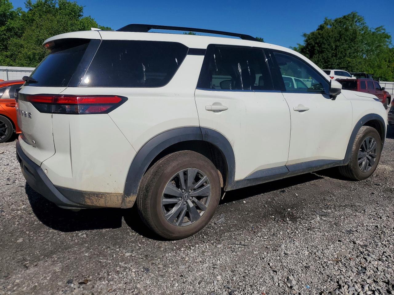 NISSAN PATHFINDER 2023 — 4