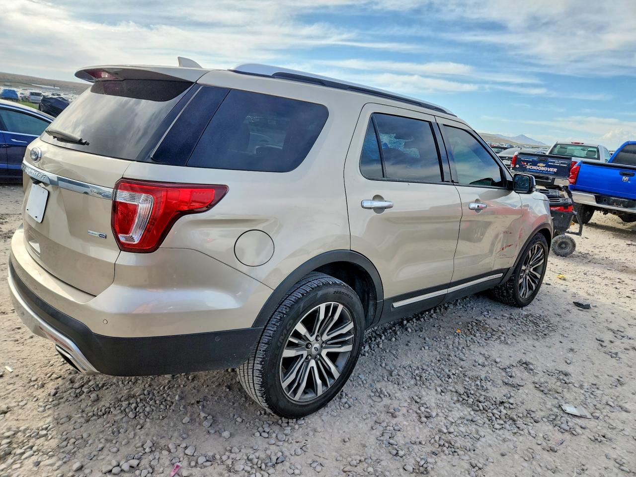 FORD EXPLORER 2017 — 4