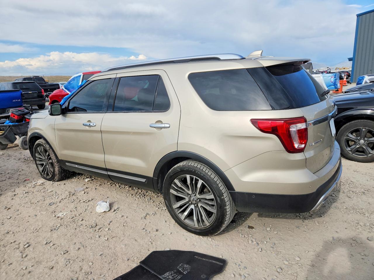 FORD EXPLORER 2017 — 3
