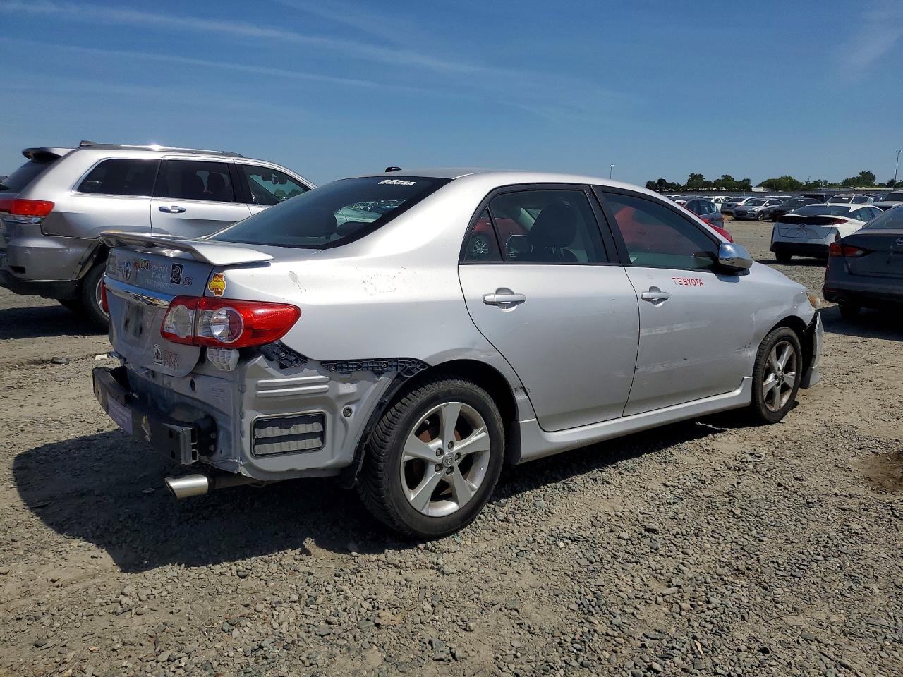 TOYOTA COROLLA 2011 — 4