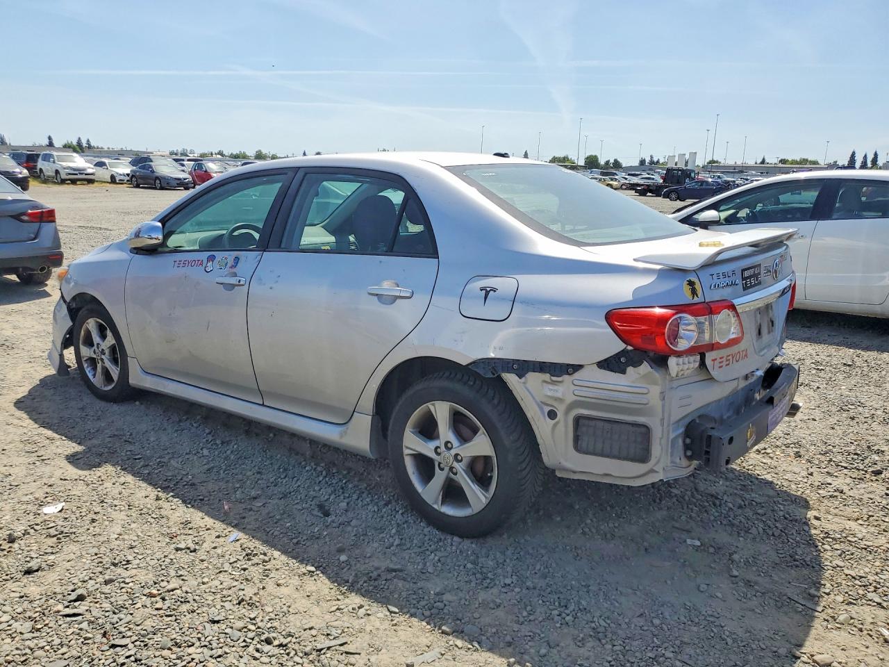 TOYOTA COROLLA 2011 — 3