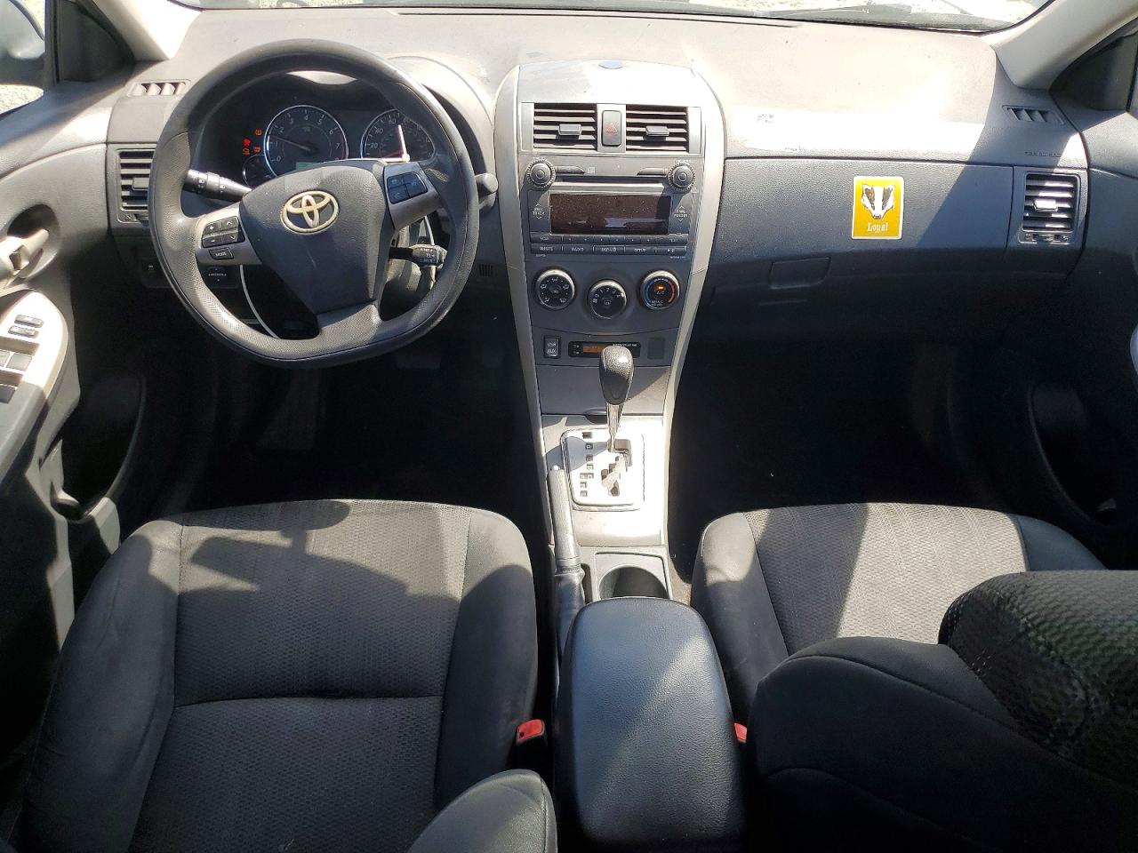 TOYOTA COROLLA 2011 — 9