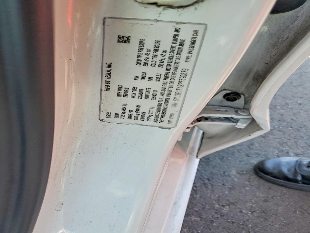 TESLA MODEL 3 2023 — 13
