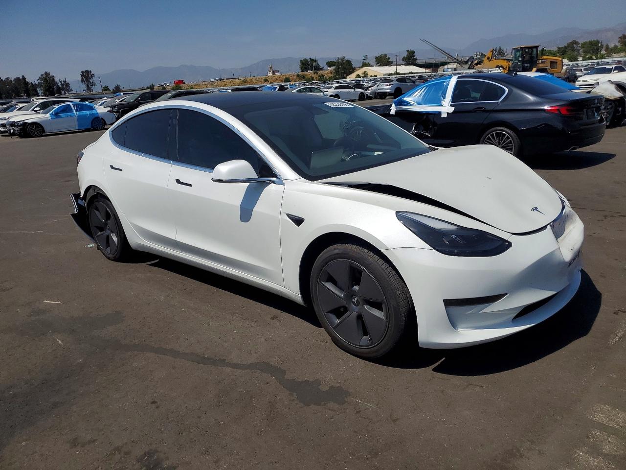 TESLA MODEL 3 2023 — 5