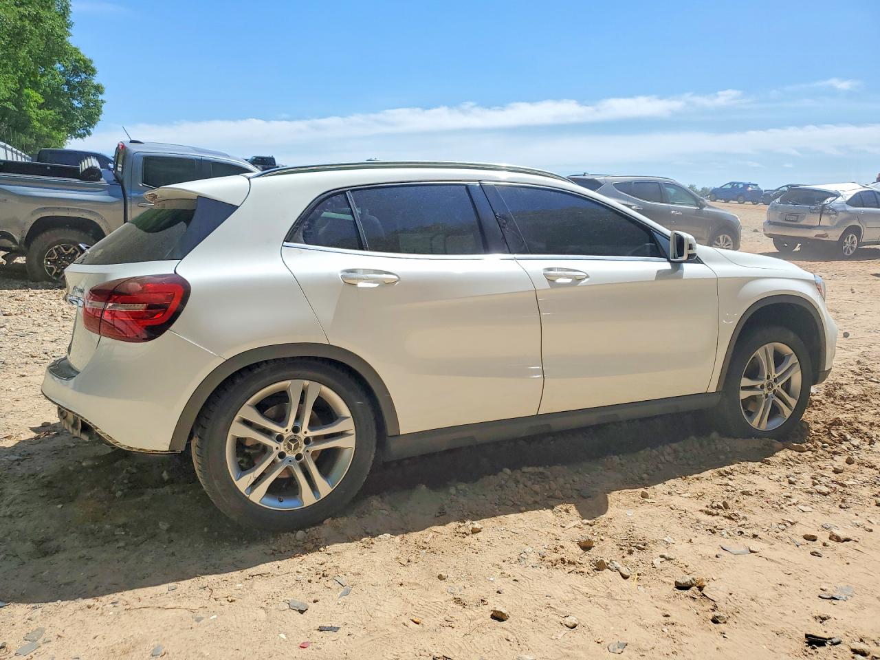 MERCEDES-BENZ GLA 2018 — 4