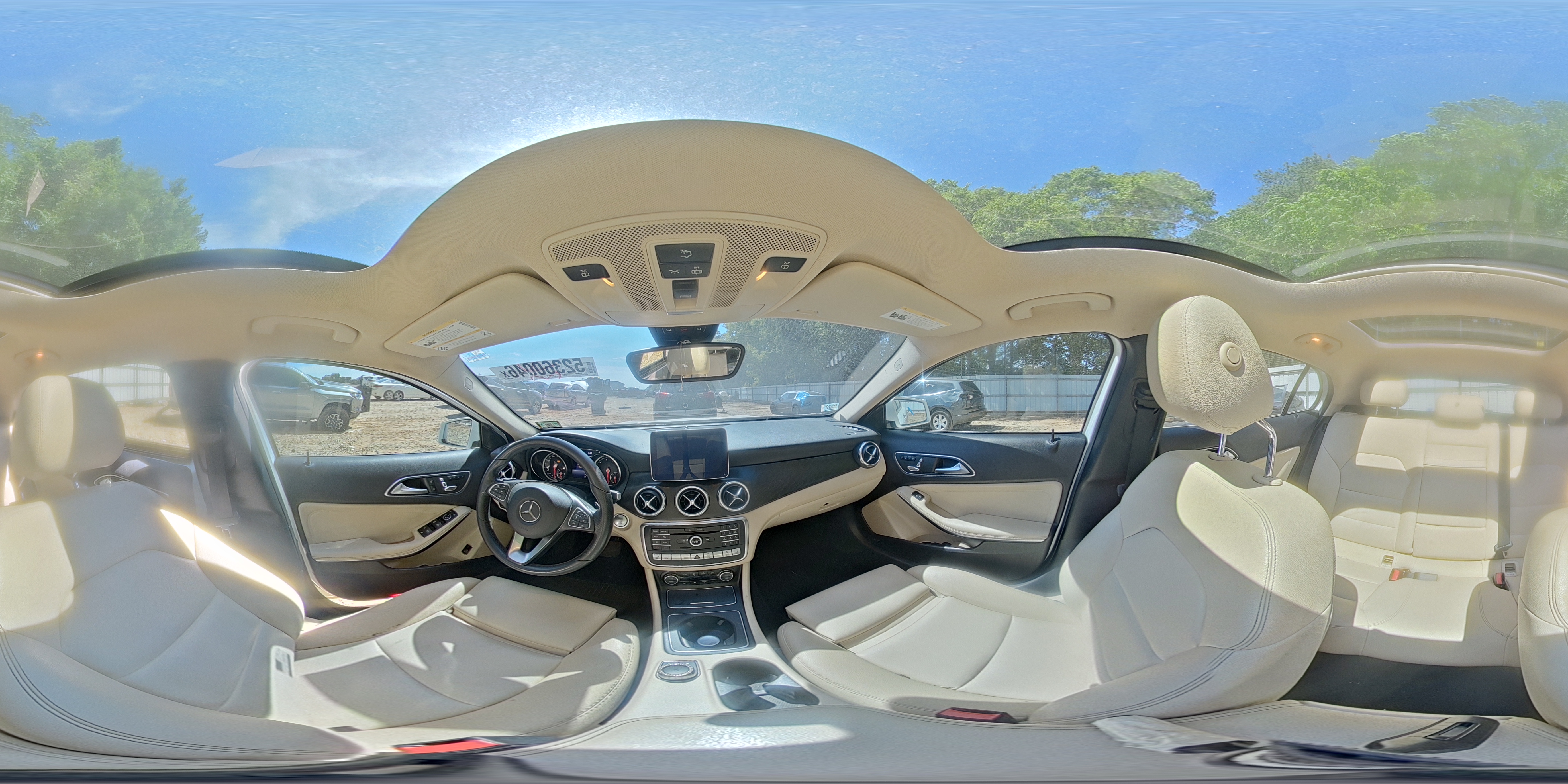 MERCEDES-BENZ GLA 2018 — 14