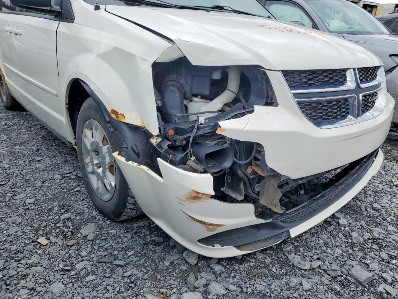 DODGE GRAND CARAVAN 2013 — 14