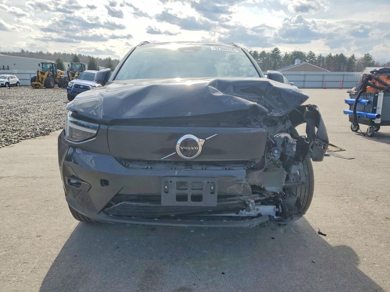 VOLVO XC40 2024 — 6