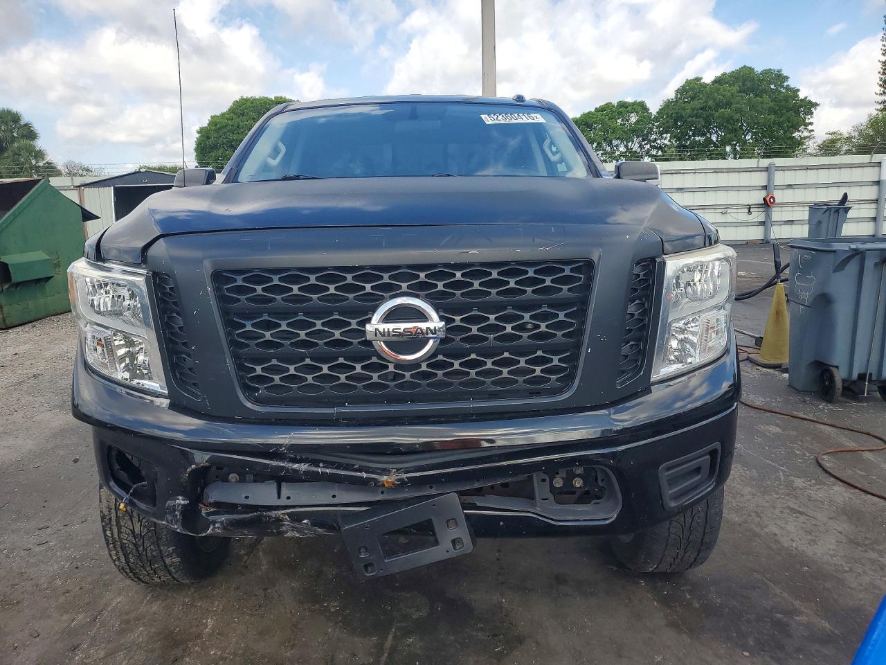 NISSAN TITAN 2017 — 6