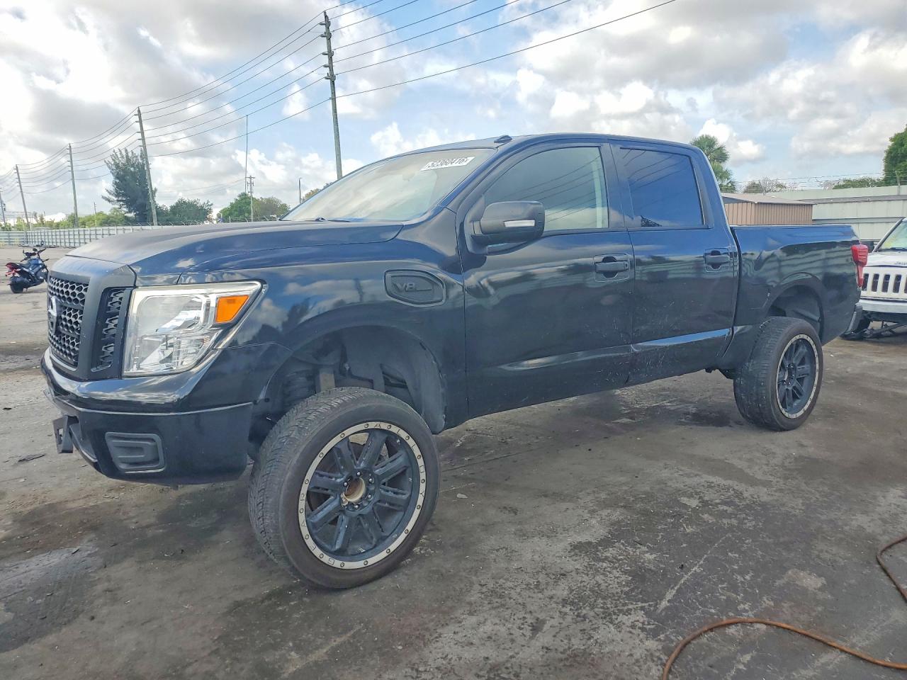 NISSAN TITAN 2017 — 2