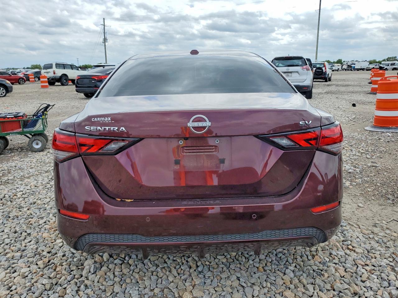 NISSAN SENTRA 2024 — 7