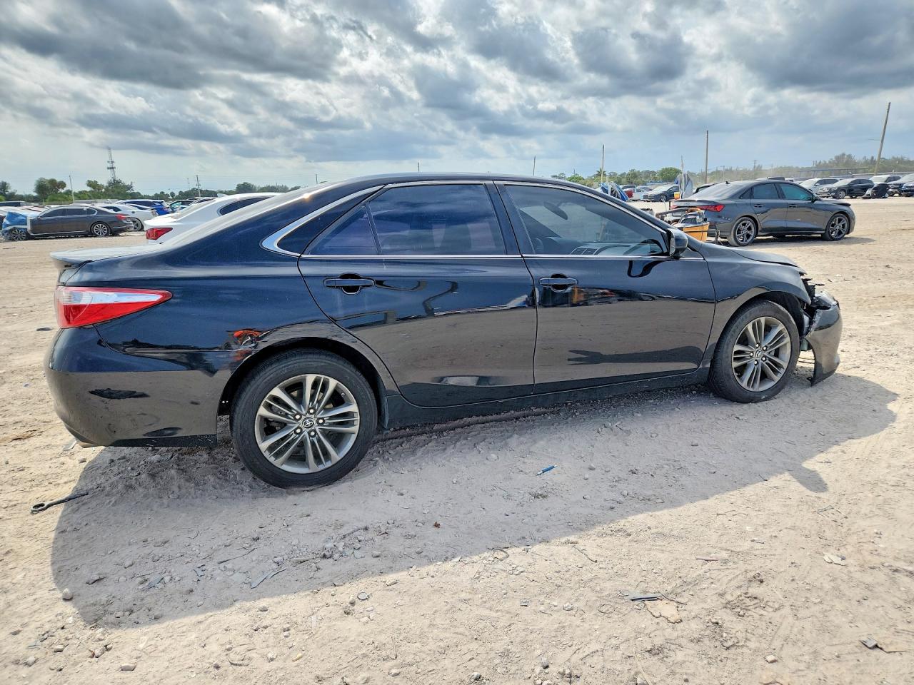 TOYOTA CAMRY 2017 — 4