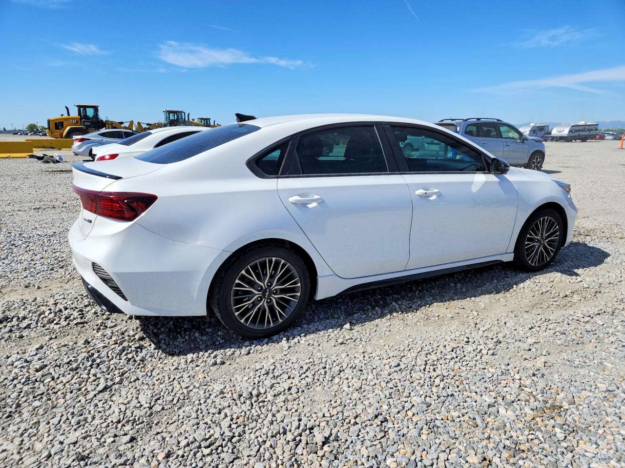 KIA FORTE 2023 — 4