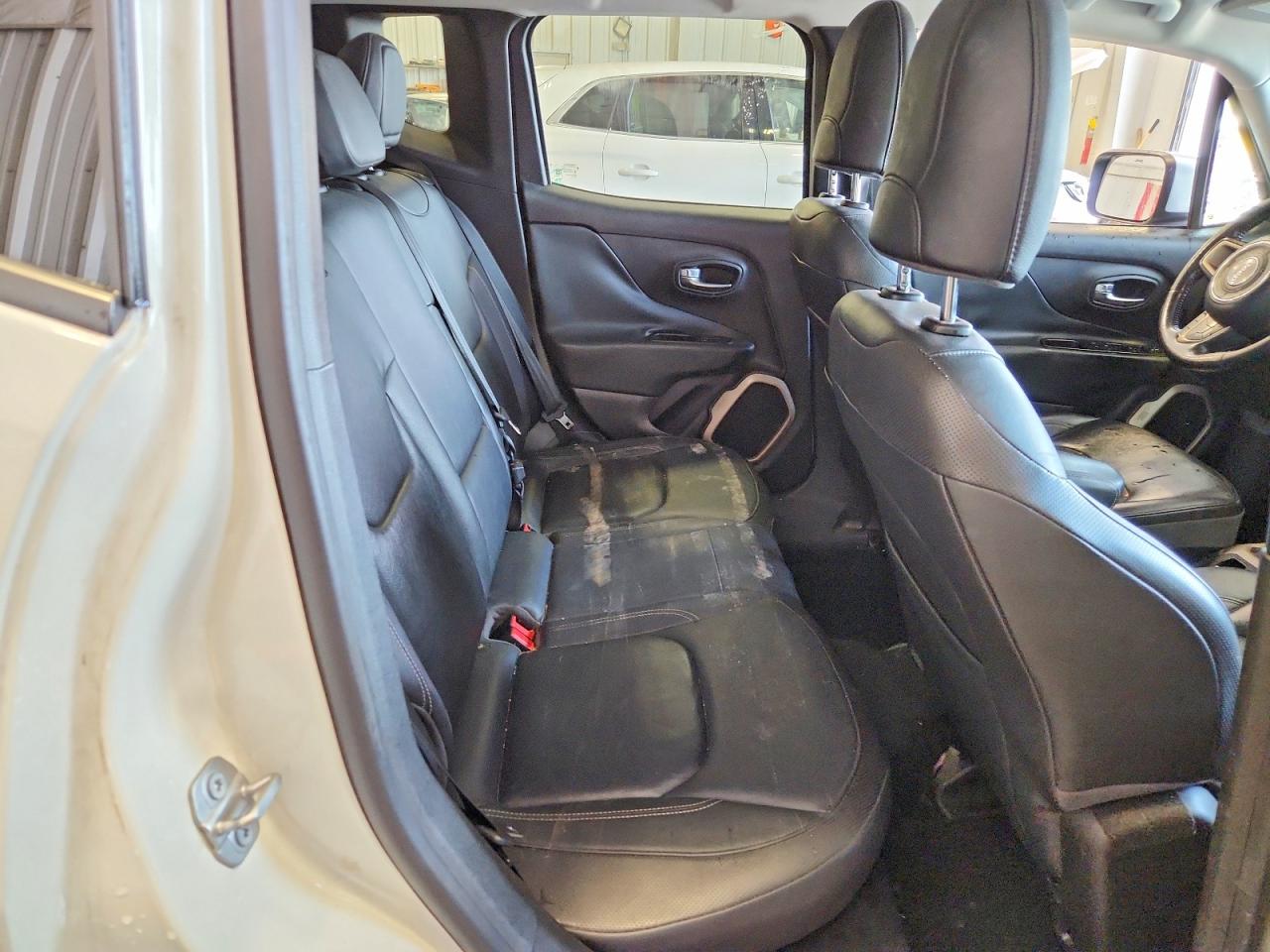 JEEP RENEGADE 2015 — 11
