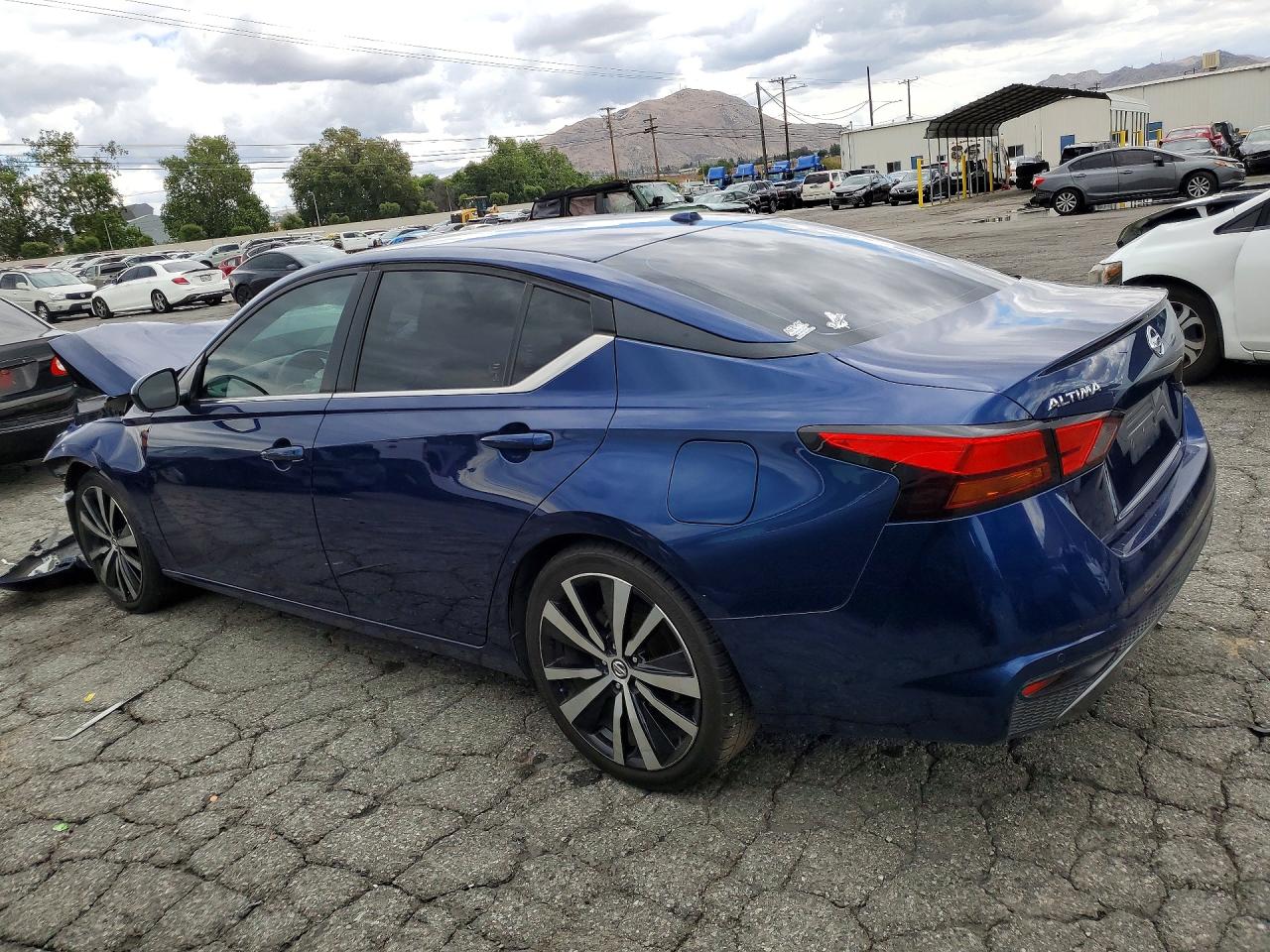 NISSAN ALTIMA 2020 — 3