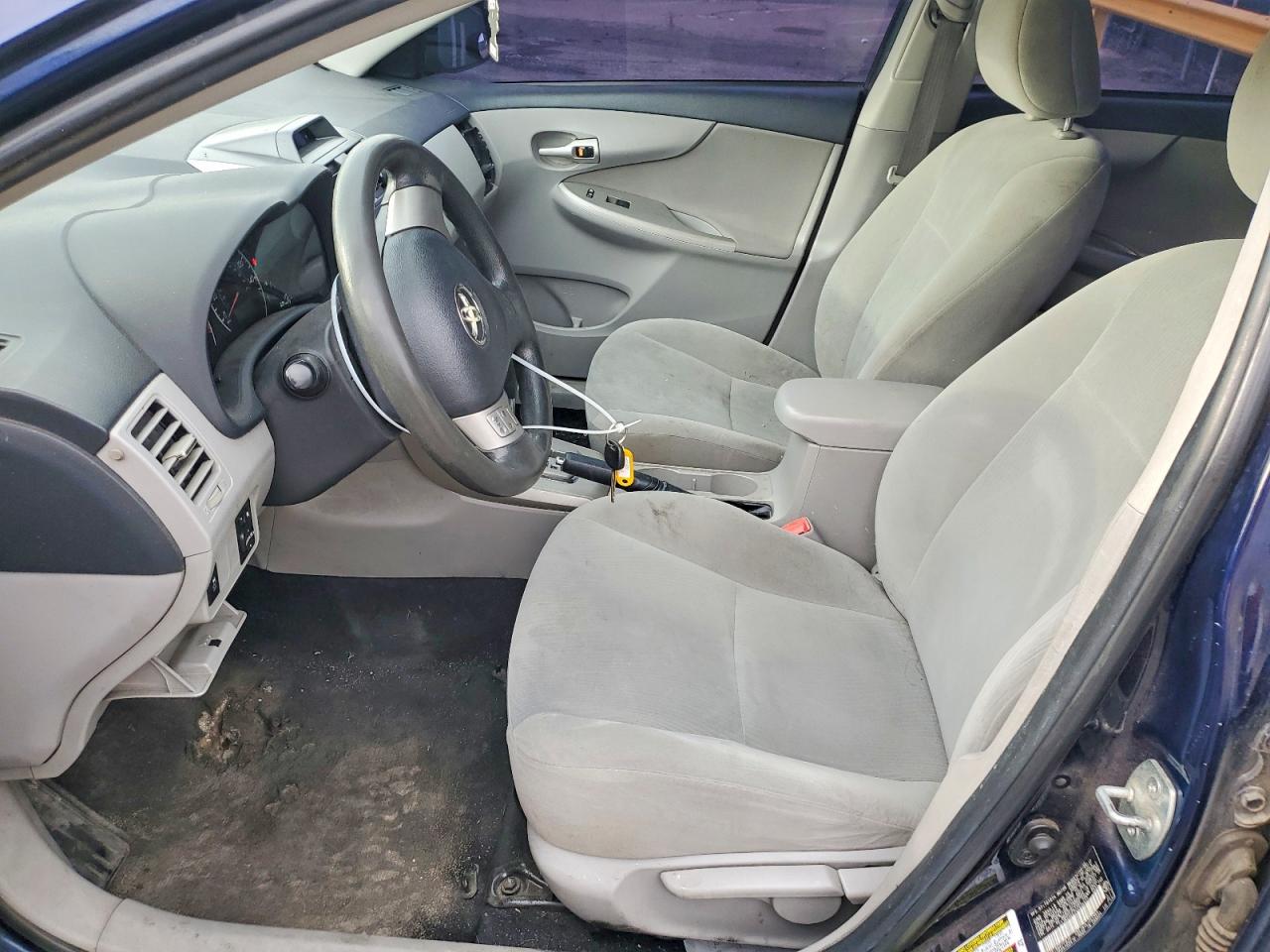 TOYOTA COROLLA 2012 — 8