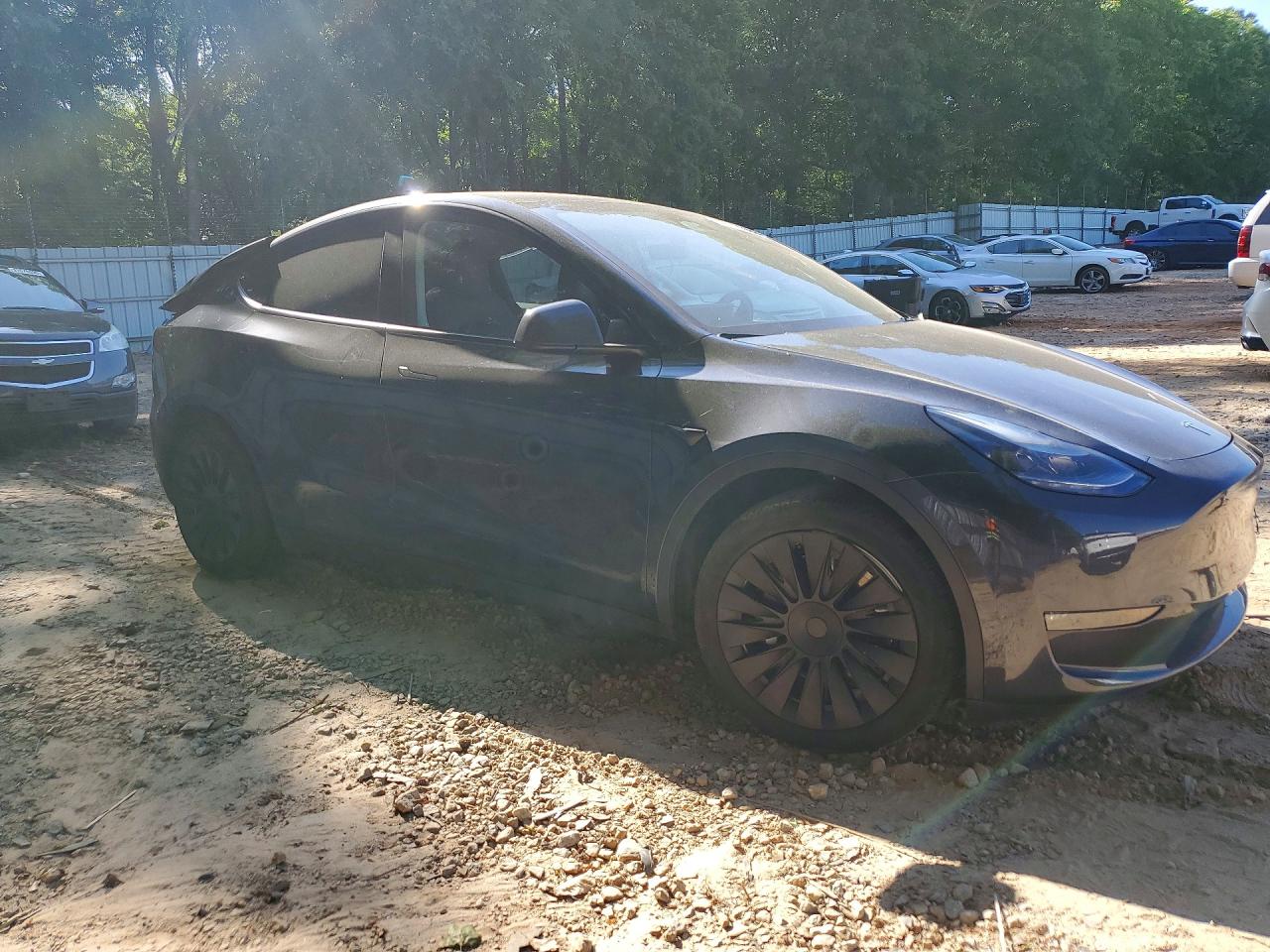 TESLA MODEL Y 2024 — 5