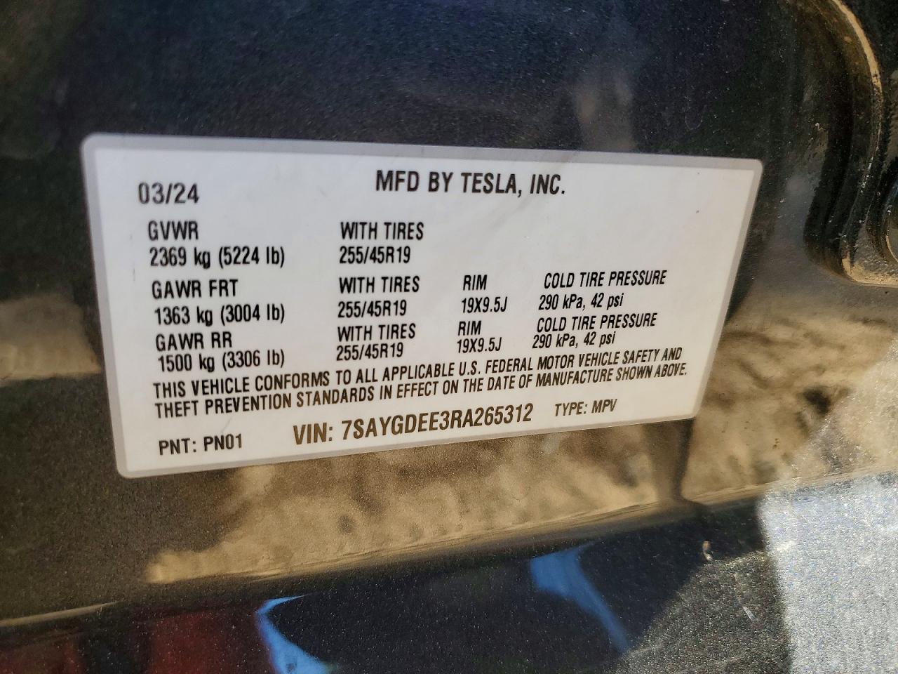 TESLA MODEL Y 2024 — 13