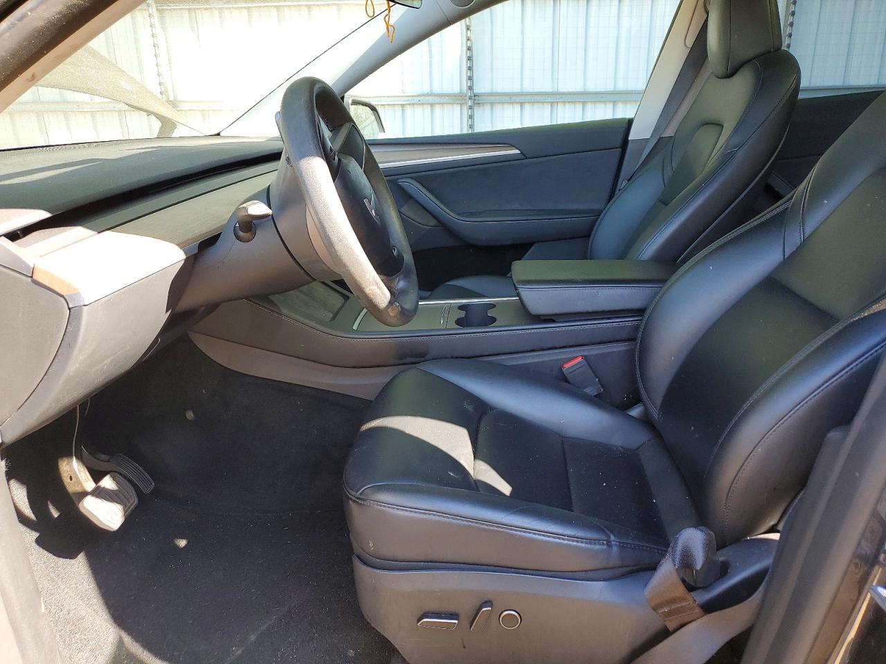 TESLA MODEL Y 2024 — 8