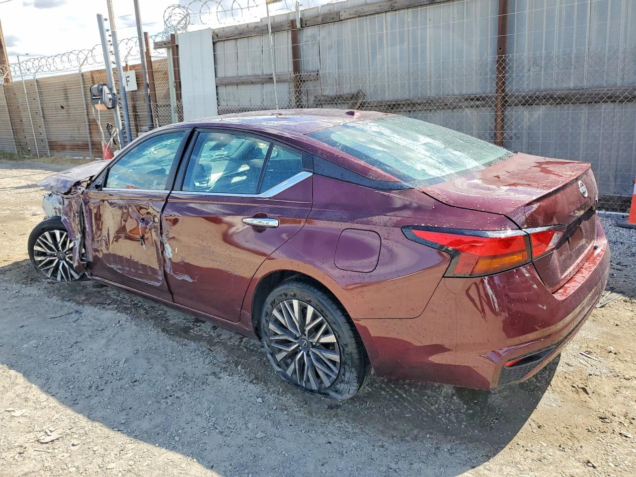 NISSAN ALTIMA 2024 — 3