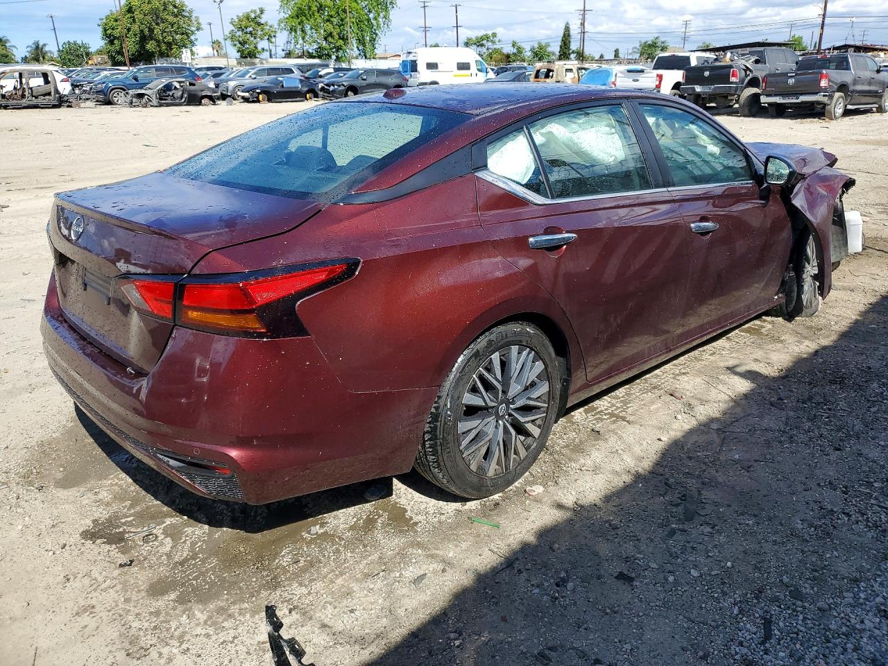 NISSAN ALTIMA 2024 — 4