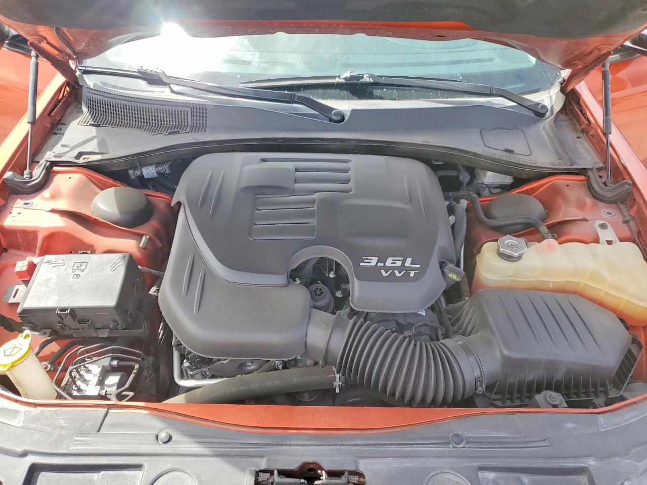 CHRYSLER 300 2020 — 12