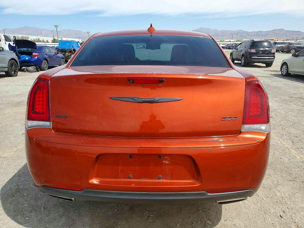 CHRYSLER 300 2020 — 7
