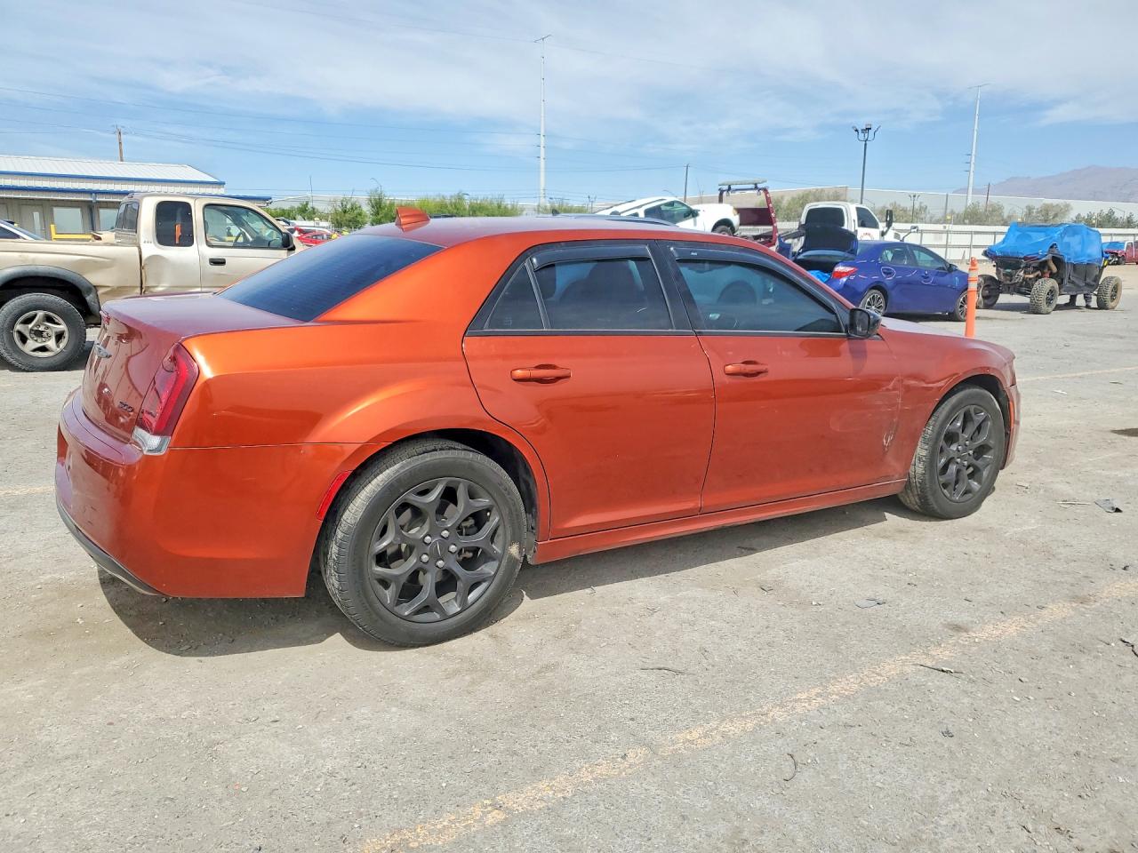 CHRYSLER 300 2020 — 4