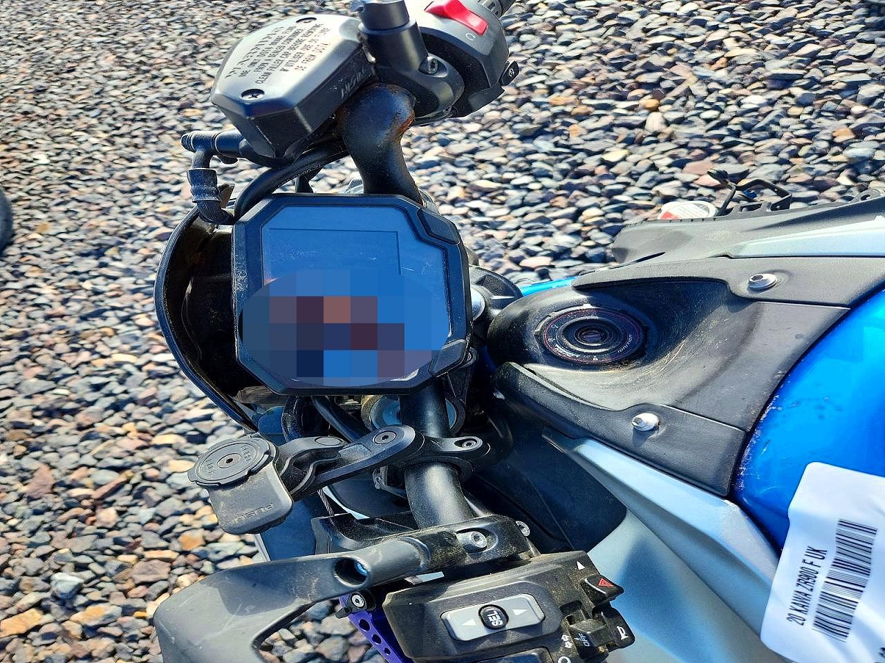 KAWASAKI ZR900 2020 — 8