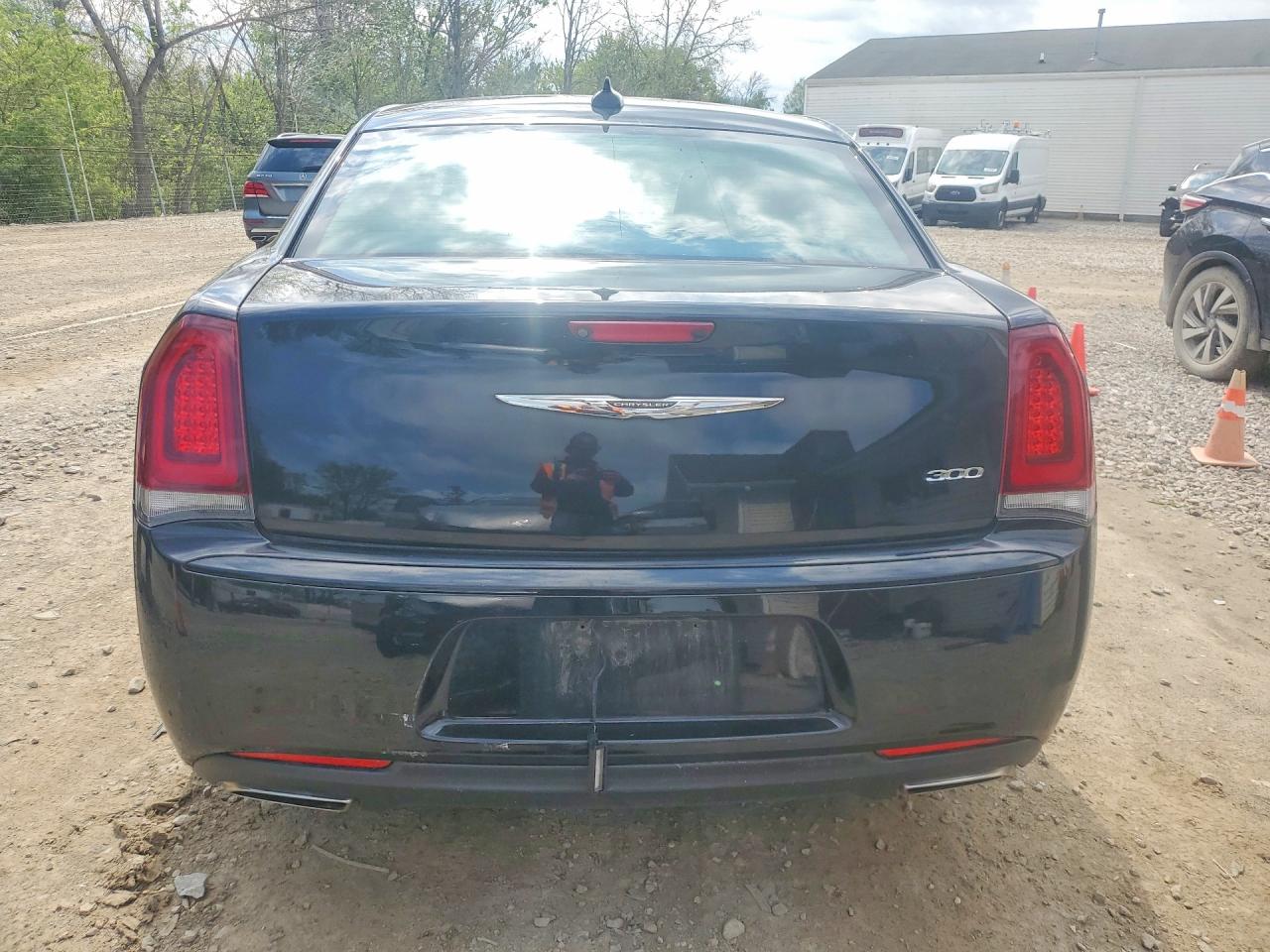 CHRYSLER 300 2020 — 7