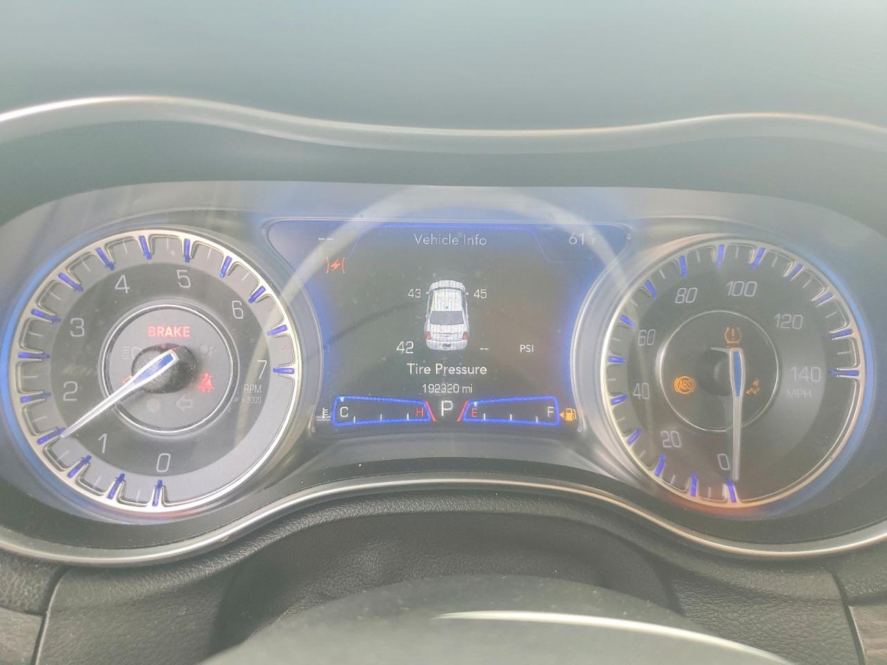 CHRYSLER 300 2020 — 10