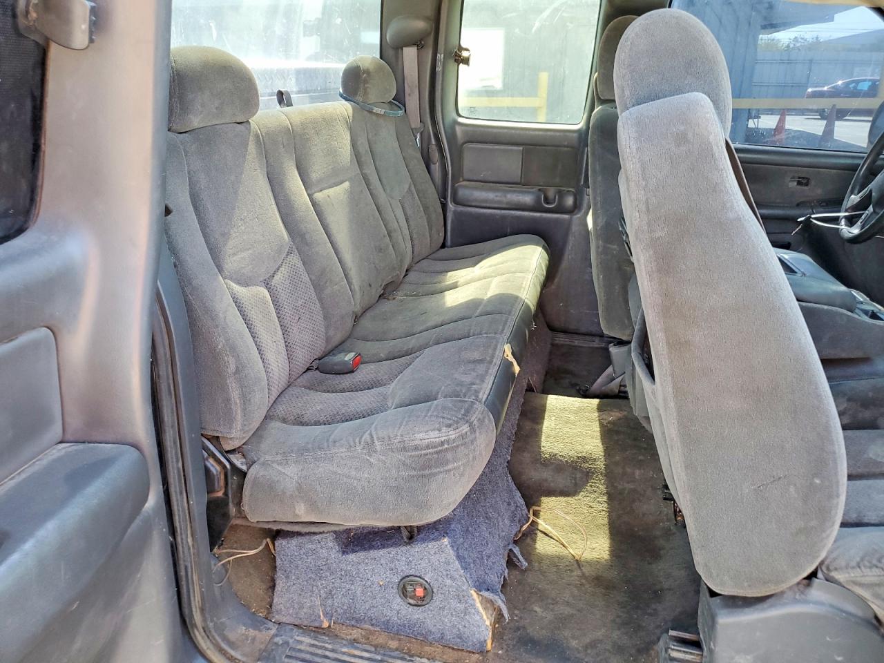CHEVROLET SILVERADO 2003 — 11